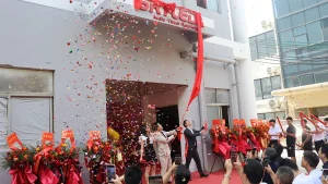 SRY's New Journey: Homewarming, Promising the Future