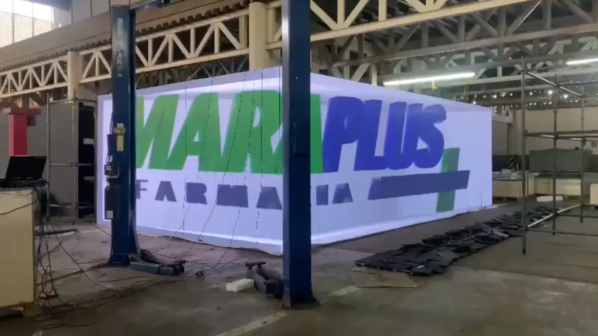 Photos from on-site test-Venezuela L-Shaped 3D Outdoor Advertising LED Screen