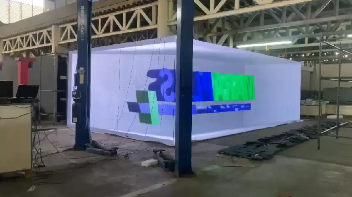 Photos from the on-site test-Venezuela L-Shaped 3D Outdoor Advertising LED Screen