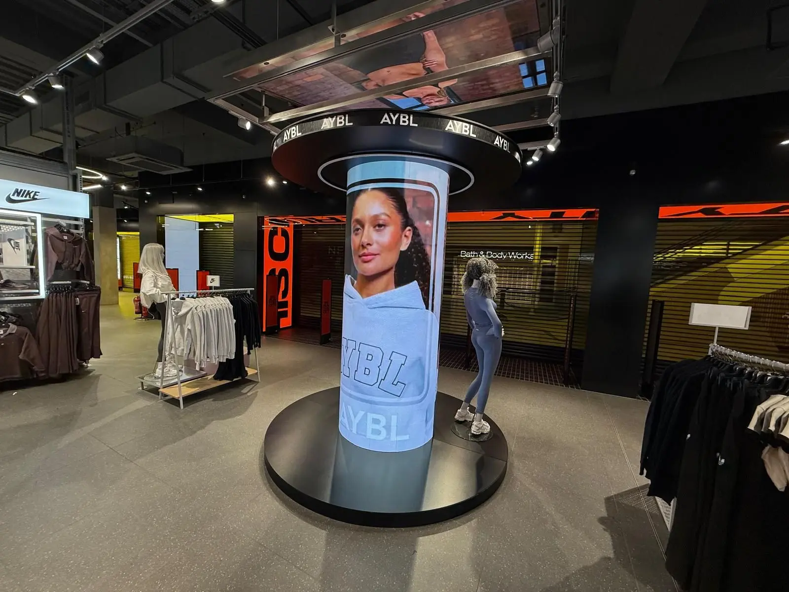 Cylindrical LED Displays for Retail Stores